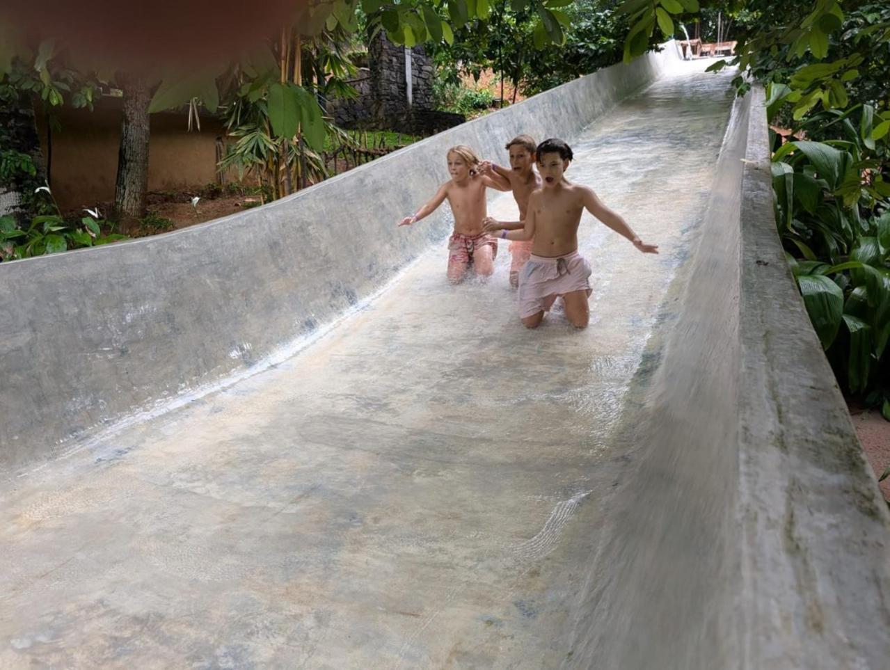 مبيت وإفطار كالي Leisure Land المظهر الخارجي الصورة